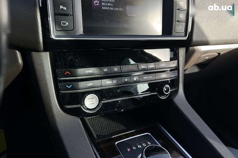 Jaguar F-Pace 2017 - фото 16