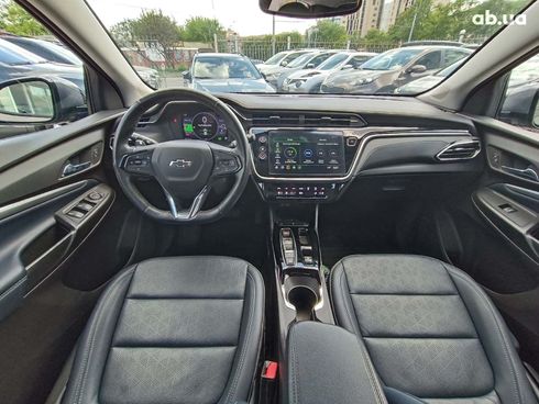 Chevrolet Bolt 2022 серый - фото 8