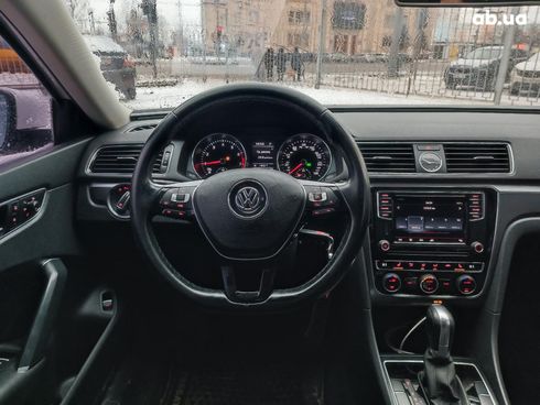 Volkswagen Passat 2017 белый - фото 29