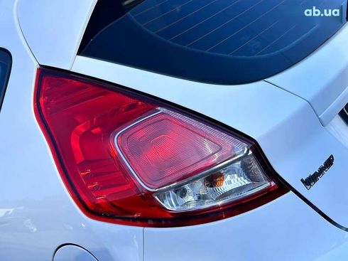 Ford Fiesta 2016 - фото 10