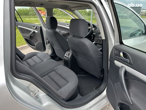 Skoda Octavia 2005 серебристый - фото 8