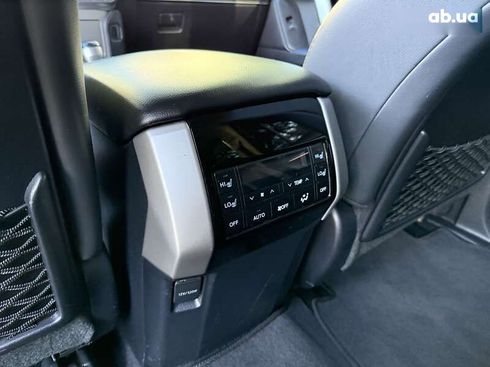 Toyota Land Cruiser Prado 2019 - фото 25