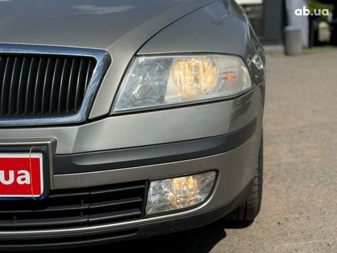 Skoda Octavia 2010 серый - фото 10