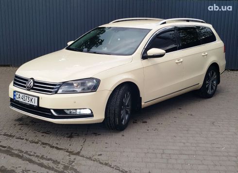 Volkswagen Passat Variant 2013 бежевый - фото 2