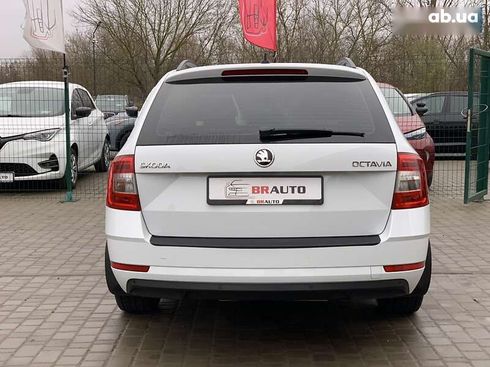 Skoda Octavia 2019 - фото 17