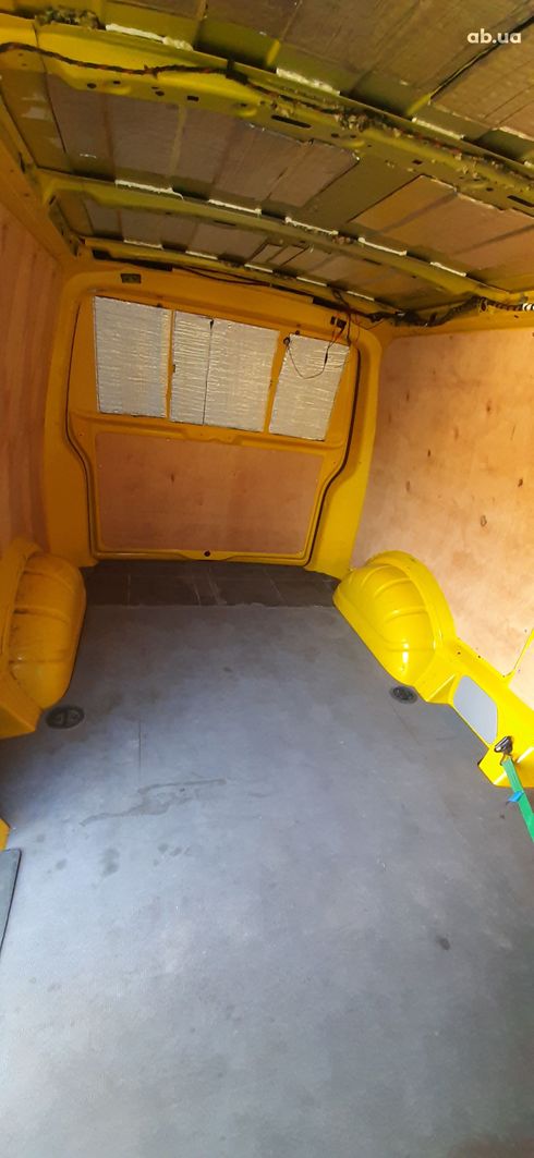 Volkswagen Transporter 2016 желтый - фото 5