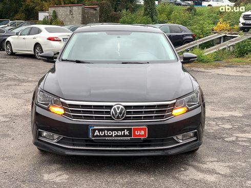 Volkswagen Passat 2017 черный - фото 2