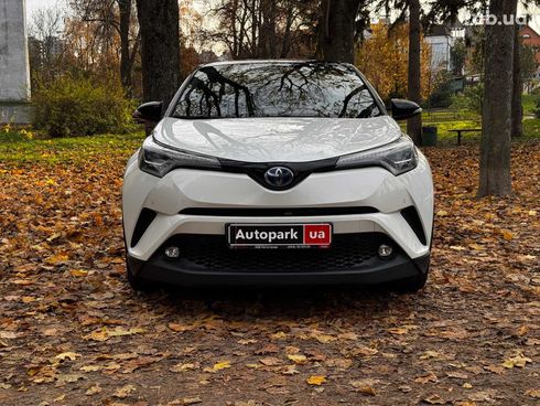 Toyota C-HR 2019 белый - фото 2