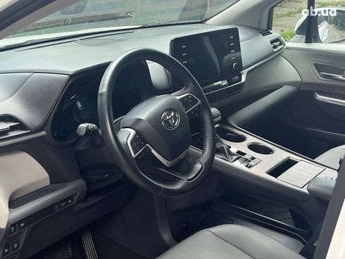 Toyota Sienna 2023 белый - фото 88