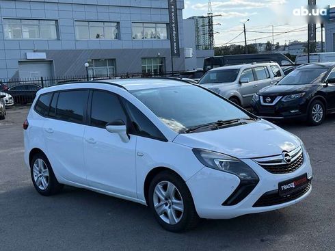 Opel Zafira 2015 - фото 2