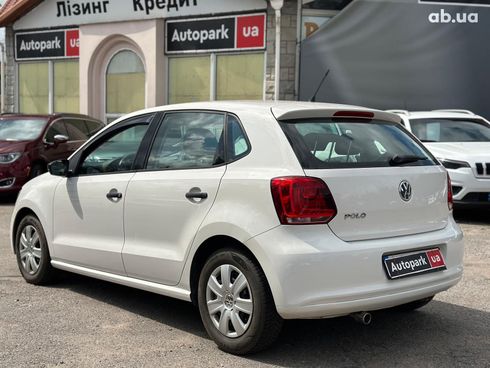 Volkswagen Polo 2009 белый - фото 6