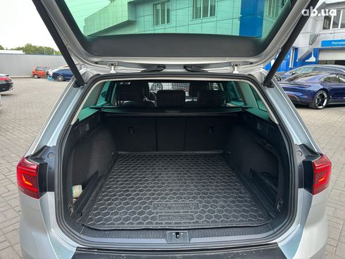 Volkswagen passat alltrack 2019 серый - фото 18