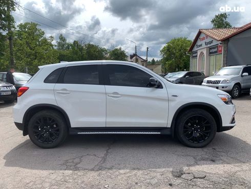 Mitsubishi Outlander 2018 белый - фото 4