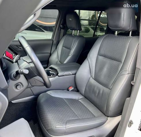 Toyota Land Cruiser 2022 - фото 28