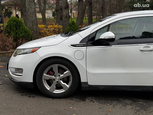 Chevrolet Volt 2012 белый - фото 20