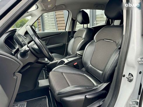 Renault Scenic 2017 - фото 18