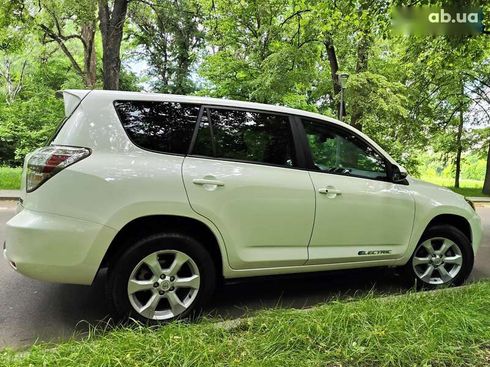 Toyota RAV4 2013 - фото 22