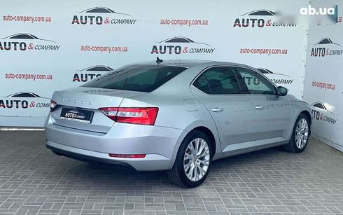 Skoda Superb 2020 - фото 3