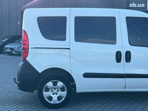 Opel Combo Life 2013 белый - фото 9