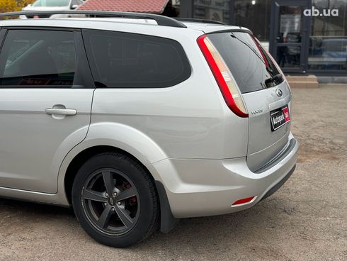 Ford Focus 2010 серый - фото 17