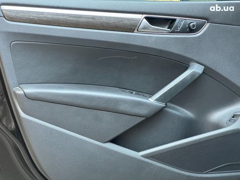 Volkswagen Passat 2016 черный - фото 11