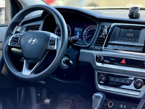 Hyundai Sonata 2017 белый - фото 13
