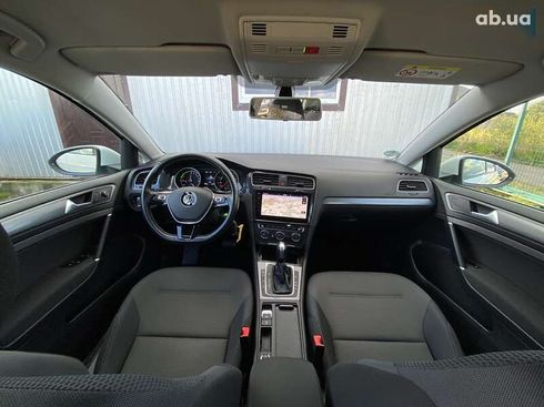 Volkswagen e-Golf 2020 - фото 24