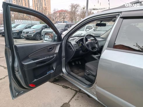 Hyundai Tucson 2012 серый - фото 19