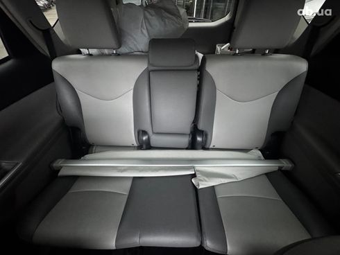 Toyota Prius V 2017 серый - фото 22