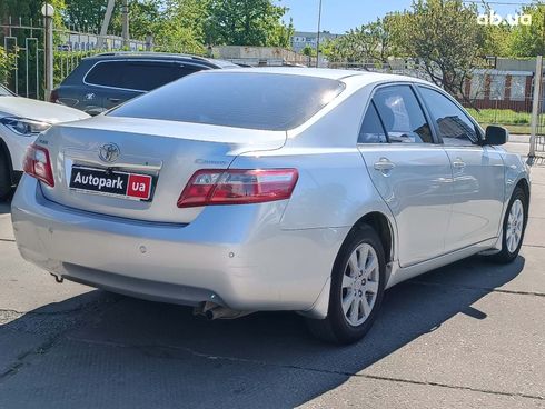 Toyota Camry 2006 серый - фото 10