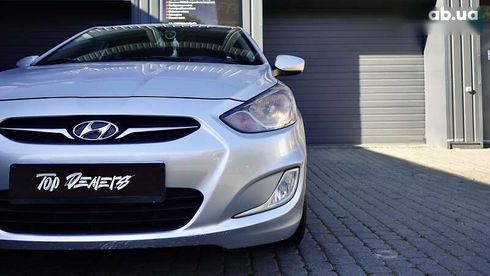 Hyundai Accent 2011 - фото 8