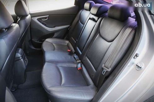 Hyundai Elantra 2013 - фото 10