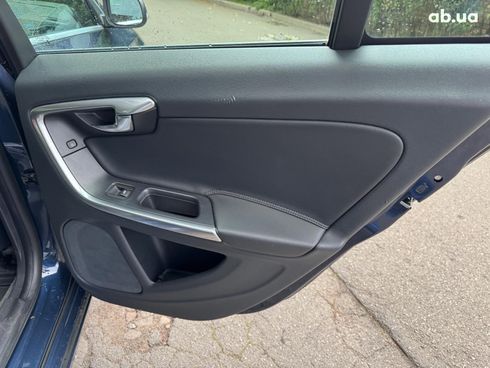 Volvo S60 2014 синий - фото 17