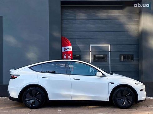 Tesla Model Y 2025 - фото 10