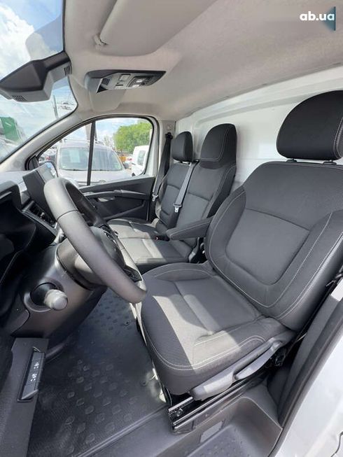 Renault Trafic 2021 - фото 12