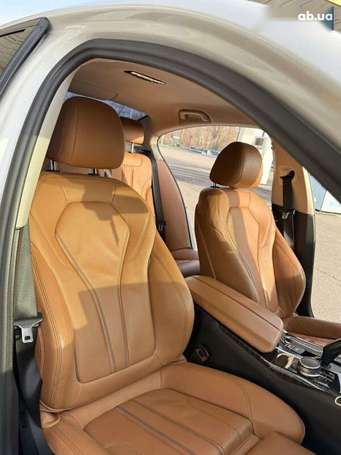 BMW 5 серия 2017 - фото 22