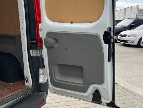 Renault Trafic 2014 белый - фото 30