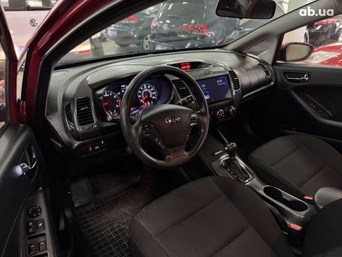 Kia Forte 2015 красный - фото 13