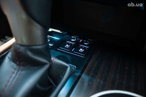 Lexus RX 2018 - фото 25