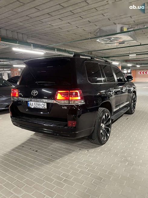 Toyota Land Cruiser 2020 - фото 6