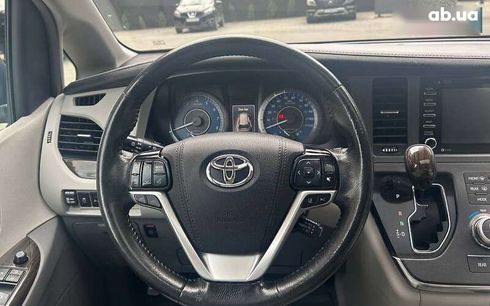 Toyota Sienna 2018 - фото 12