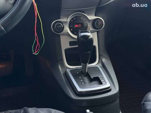 Ford Fiesta 2011 - фото 17