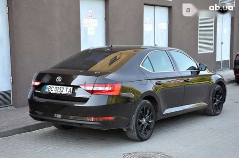 Skoda Superb 2016 - фото 30