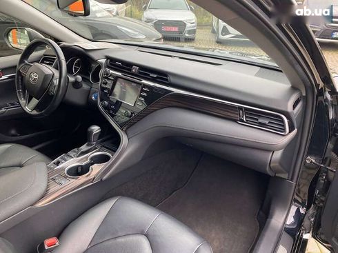 Toyota Camry 2020 - фото 9