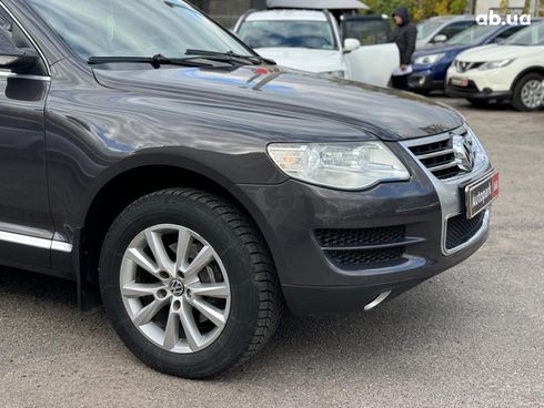 Volkswagen Touareg 2008 серый - фото 4