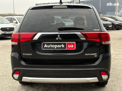 Mitsubishi Outlander 2017 черный - фото 9