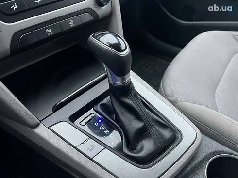 Hyundai Elantra 2018 - фото 27