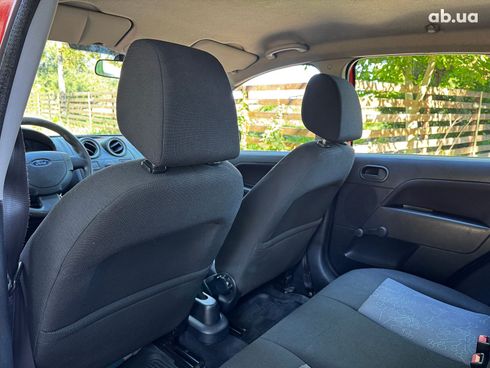 Ford Fiesta 2007 красный - фото 66