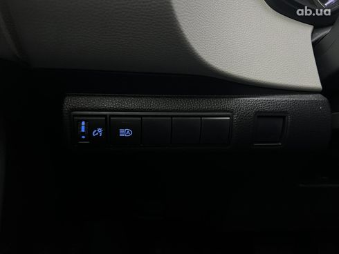 Toyota Corolla 2021 белый - фото 17