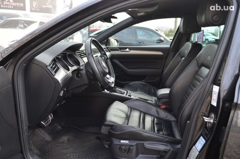 Volkswagen Passat 2017 черный - фото 15